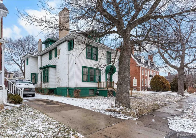3rd image of 628 Taylor St, Detroit, MI 48202 | MLS# 20261012015