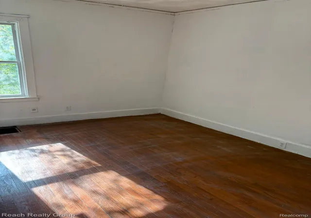 Photo 4 of Single family home for sale at 15031 Freeland St, Detroit, MI 48227 | MLS# 20261012071 | Listing updated on 2026-10-06