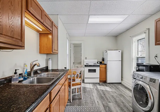Listing Photo 5 - Condo for sale in building located at 222 N Eagle St, Marshall, MI 49068