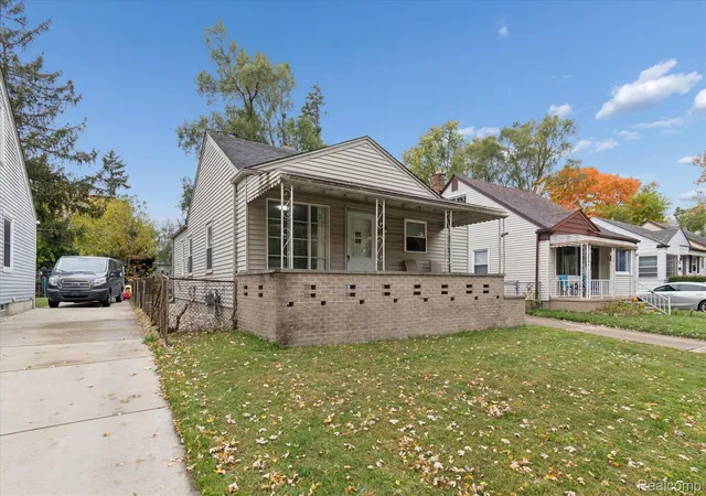 Photo 2 of Single family home for sale at 17421 Five Points St, Redford, MI 48240 | MLS# 20261012094 | Listing updated on 2026-08-18