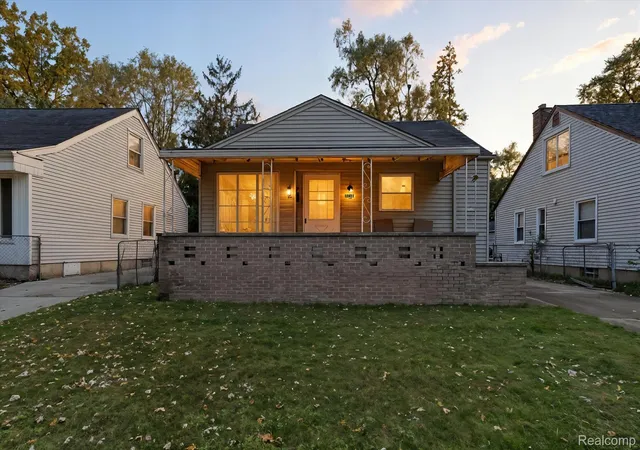 Photo 1 of Single family home for sale at 17421 Five Points St, Redford, MI 48240 | MLS# 20261012094 | Listing updated on 2026-08-18