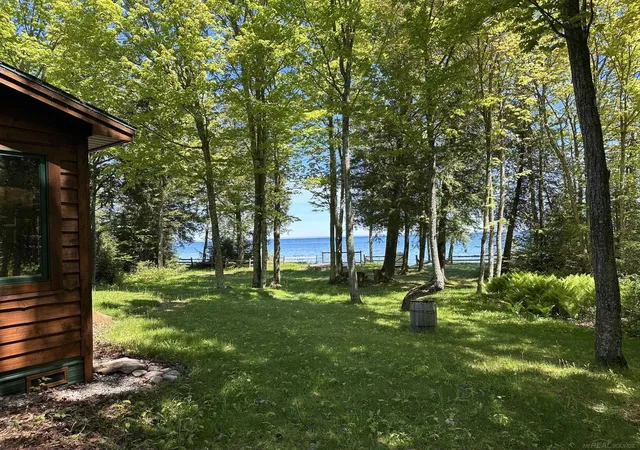 Photo 3 of Single family home for sale at N10006 Shore Dr, Au Train, MI 49806 | MLS# 58050200224 | Listing updated on 2026-09-03