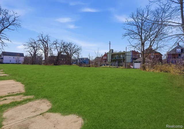 Photo 1 of Sale Pending at 2185 Townsend St, Detroit, MI 48214 | MLS# 20261012323 | Listing updated on 2026-07-07
