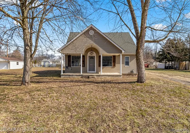 Photo 1 of Sale Pending at 9267 Glenis St, Taylor, MI 48180 | MLS# 20261012342 | Listing updated on 2026-09-14