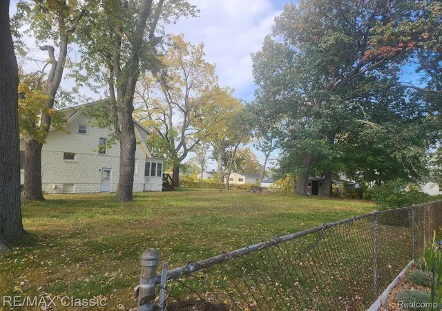 Photo 4 of Single family home for sale at 11227 Jackson Ave, Warren, MI 48089 | MLS# 20261012489 | Listing updated on 2026-07-06