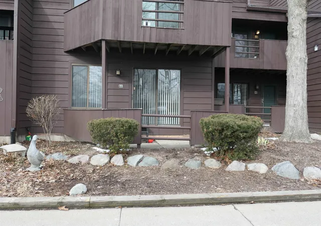 Homes for sale in Lansing, MI | 205 E Jolly Road, Lansing, MI 48910 | Houzeo