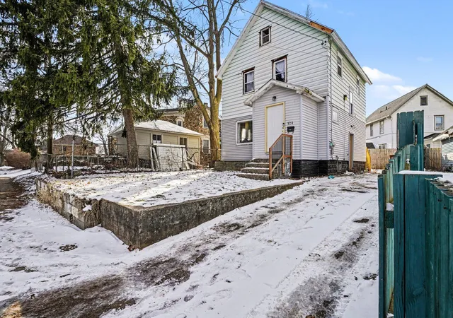 Photo 3 of Single family home for sale at 120 Highway St, Battle Creek, MI 49014 | MLS# 66026007270 | Listing updated on 2026-08-27