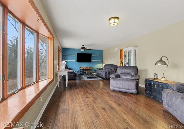 Photo 3 of Single family home for sale at 9800 Moon Rd, Saline, MI 48176 | MLS# 20261012627 | Listing updated on 2026-09-09
