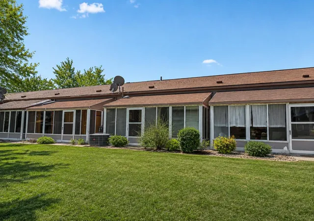 Photo 2 of Condo for sale at 25140 Potomac Dr #3, South Lyon, MI 48178 | MLS# 81026007354 | Listing updated on 2026-08-31