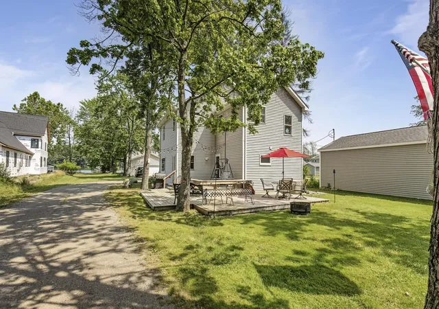 3rd image of 62560 Gilmore Ave, Keeler Township Van Buren, MI 49047 | MLS# 69026007359