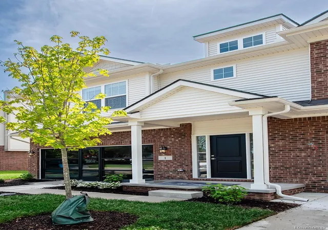 Condo for sale at 5 Grandview Cir #70, White Lake, MI 48386 | MLS# 20261012721 | Listing updated on 2026-06-21