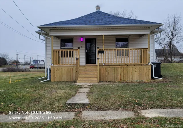 Homes for sale in Flint, MI | 630 E Dartmouth St, Flint, MI 48505 | MLS# 20261012829