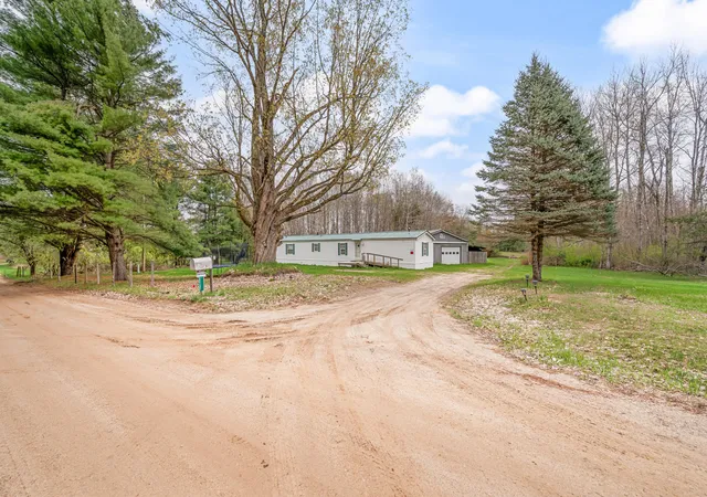 37th image of 22132 15th Ave, Sears, MI 49679 | MLS# 72026007451