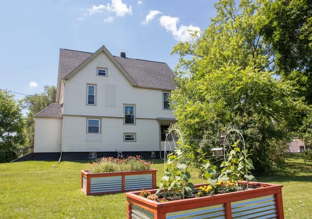 Photo 3 of Single family home for sale at 205 S Dettman Rd, Jackson, MI 49203 | MLS# 58050200468 | Listing updated on 2026-08-27