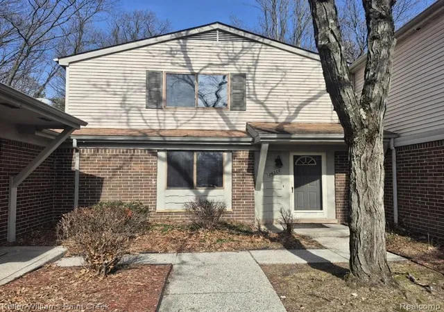 Condo for sale at 26728 Farmbrook Villa Dr, Southfield, MI 48034 | MLS# 20261013000
