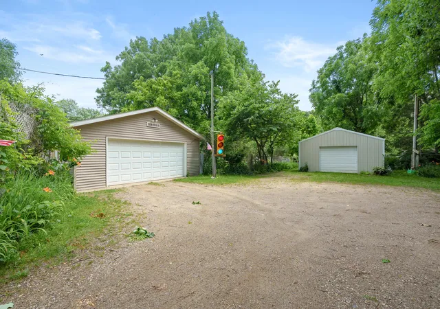 4th image of 35553 M 43, Paw Paw, MI 49079 | MLS# 66026007559