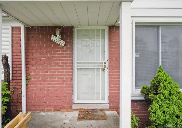 Photo 4 of Single family home for sale at 11908 Roxbury St, Detroit, MI 48224 | MLS# 20261013113 | Listing updated on 2026-08-27