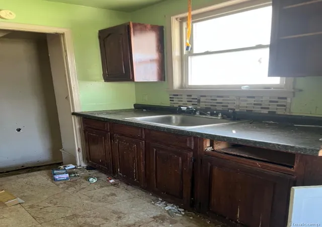 6th image of 18541 Kingsville St, Harper Woods, MI 48225 | MLS# 20261013129