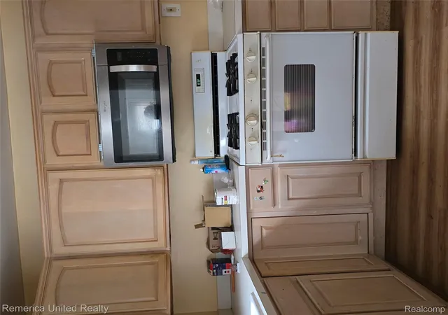 Homes for sale in Farmington Hills, MI | 21541 Collingham Ave, Farmington Hills, MI 48336 | MLS# 20261013210