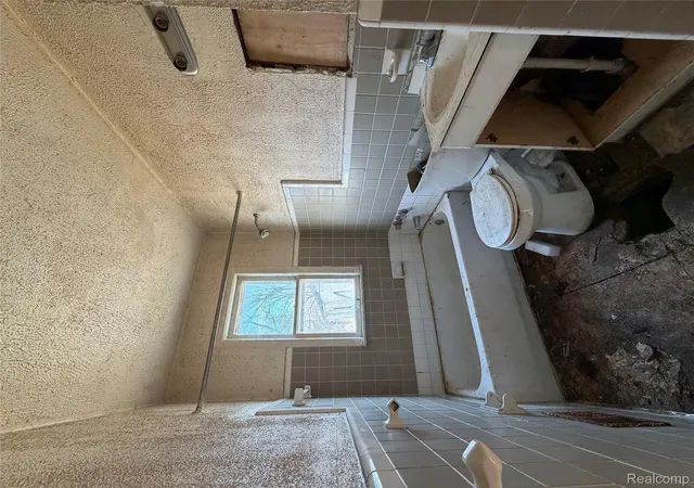 Photo 3 of Single family home for sale at 17206 Salem St, Detroit, MI 48219 | MLS# 20261013254 | Listing updated on 2026-07-24
