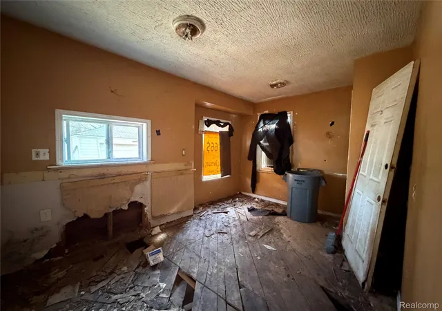 Photo 4 of Single family home for sale at 17206 Salem St, Detroit, MI 48219 | MLS# 20261013254 | Listing updated on 2026-07-24