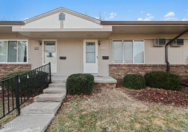 Homes for sale in South Lyon, MI | 25231 Potomac Dr #2, South Lyon, MI 48178 | MLS# 20261013352