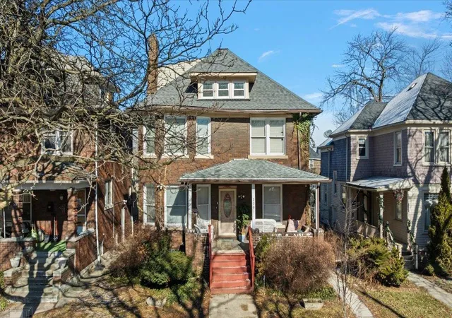 Photo 1 of Sale Pending at 309 Melbourne St, Detroit, MI 48202 | MLS# 58050200604 | Listing updated on 2026-07-22