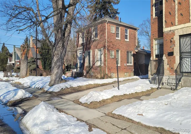 Photo 3 of Single family home for sale at 16200 Braile St, Detroit, MI 48219 | MLS# 20261013395 | Listing updated on 2026-09-16