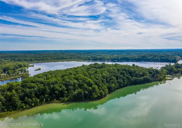 Homes for sale in Gregory, MI | 14625 Edgewater Dr, Gregory, MI 48137 | MLS# 20261013451