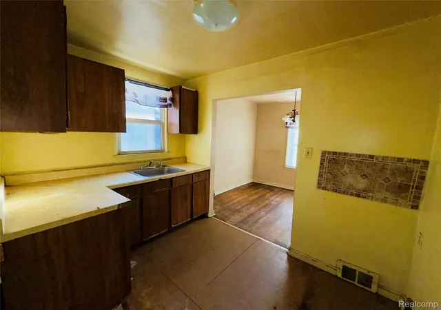 4th image of 8614 Hubbell St, Detroit, MI 48228 | MLS# 20261013599