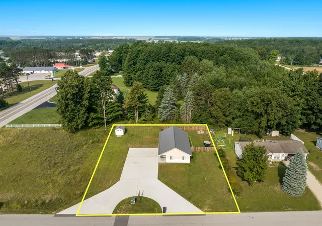 2nd image of 107 Purdy Dr, Buckley, MI 49620 | MLS# 78080065806