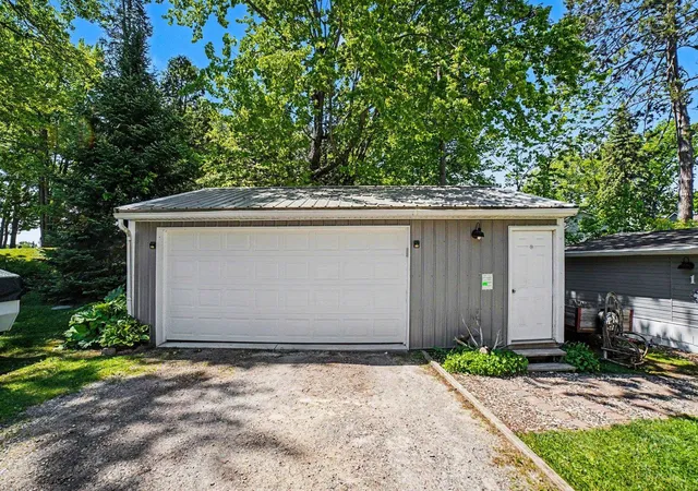 4th image of 152 Hilda Dr, Farwell, MI 48622 | MLS# 78080065809