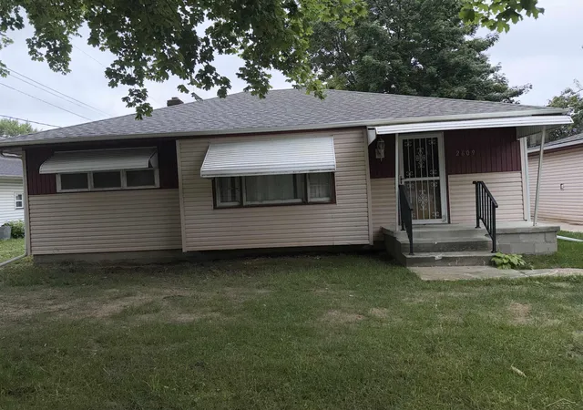Photo 1 of Single family home for sale at 2609 S Outer Dr, Saginaw, MI 48601 | MLS# 61050200721 | Listing updated on 2026-07-31