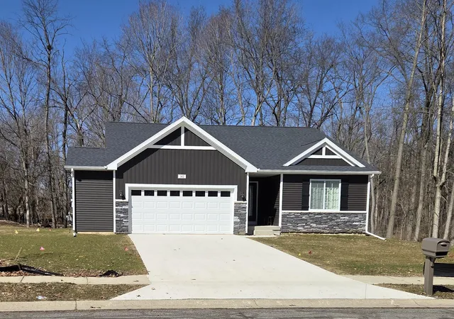 Homes for sale in Manchester, MI | 210 Glenwood Cir, Manchester, MI 48158 | MLS# 81026008048