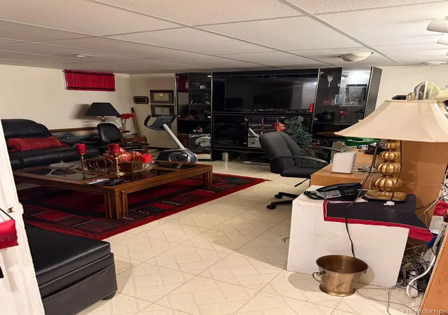 Listing Photo 4 - Condo for sale in building located at 2110 Hyde Park Rd, Detroit, MI 48207