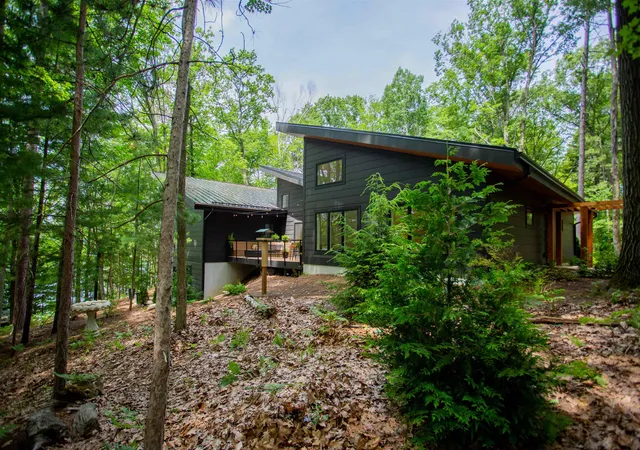 3rd image of 7103 Lake View Rdg, Lake Ann, MI 49650 | MLS# 78080065834