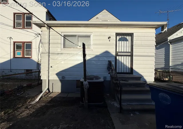 9th image of 12091 Sobieski St, Hamtramck, MI 48212 | MLS# 20261014005