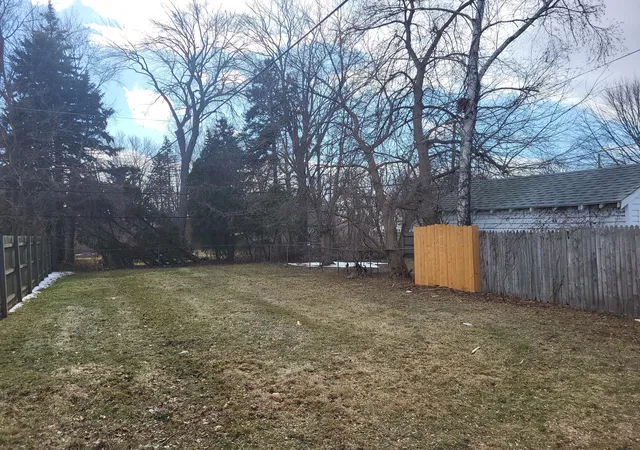 Photo 3 of Single family home for sale at 22032 Elizabeth St, Saint Clair Shores, MI 48080 | MLS# 81026008134 | Listing updated on 2026-07-30