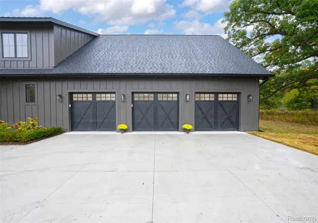 Photo 1 of Sale Pending at 1956 Percy Ln, Highland, MI 48357 | MLS# 20261014069 | Listing updated on 2026-07-07