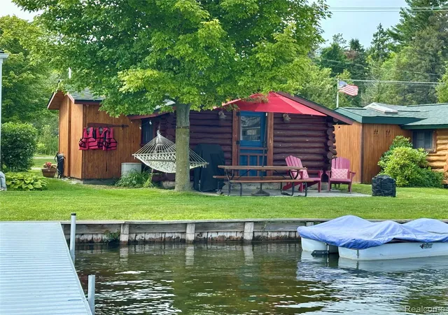 4th image of 4700 Oden Rd, Alanson, MI 49706