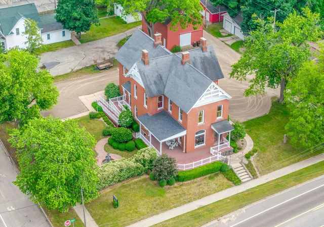 3rd image of 414 Maple St, Big Rapids, MI 49307 | MLS# 72026008285