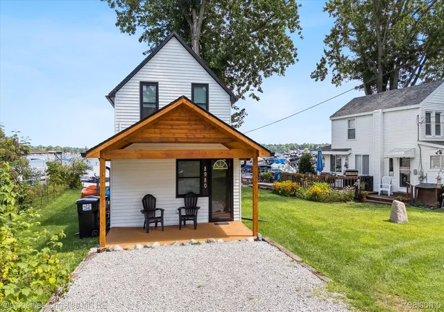 Photo 3 of Single family home for sale at 8980 Dexter Pinckney Rd, Pinckney, MI 48169 | MLS# 20261014192 | Listing updated on 2026-07-08