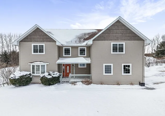 Photo 1 of Single family home for sale at 1474 S Montmorency Ln, Suttons Bay, MI 49682 | MLS# 78080065865 | Listing updated on 2026-05-13