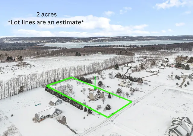 Photo 4 of Single family home for sale at 1474 S Montmorency Ln, Suttons Bay, MI 49682 | MLS# 78080065865 | Listing updated on 2026-05-13