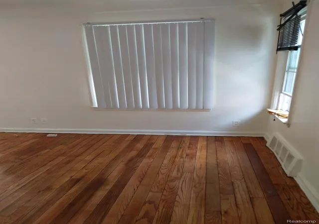 2nd image of 15724 Fielding St, Detroit, MI 48223 | MLS# 20261014230