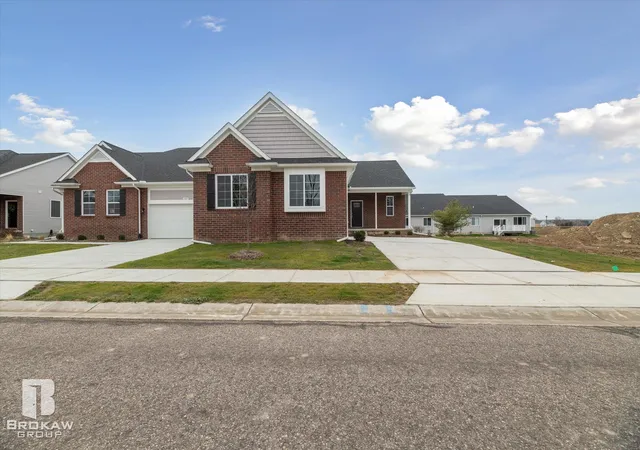 Listing Photo 2 - Condo for sale in building located at 1437 Luxington Dr, Lapeer, MI 48446