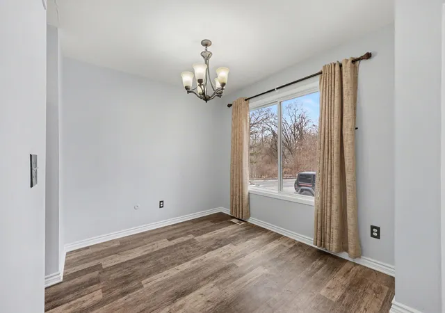 Listing Photo 4 - Condo for sale in building located at 502 Stoneywood Dr, Brighton, MI 48116