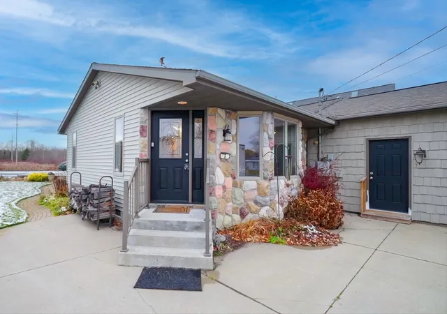 2nd image of 4690 Birchcrest Dr, Lake Township Roscommon, MI 48629 | MLS# 77080065890