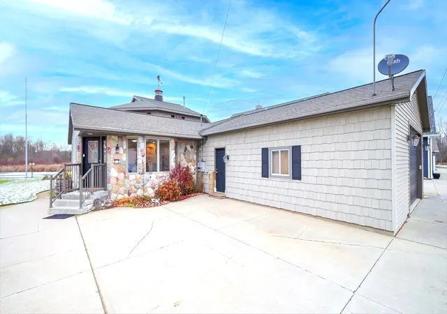 3rd image of 4690 Birchcrest Dr, Lake Township Roscommon, MI 48629 | MLS# 77080065890