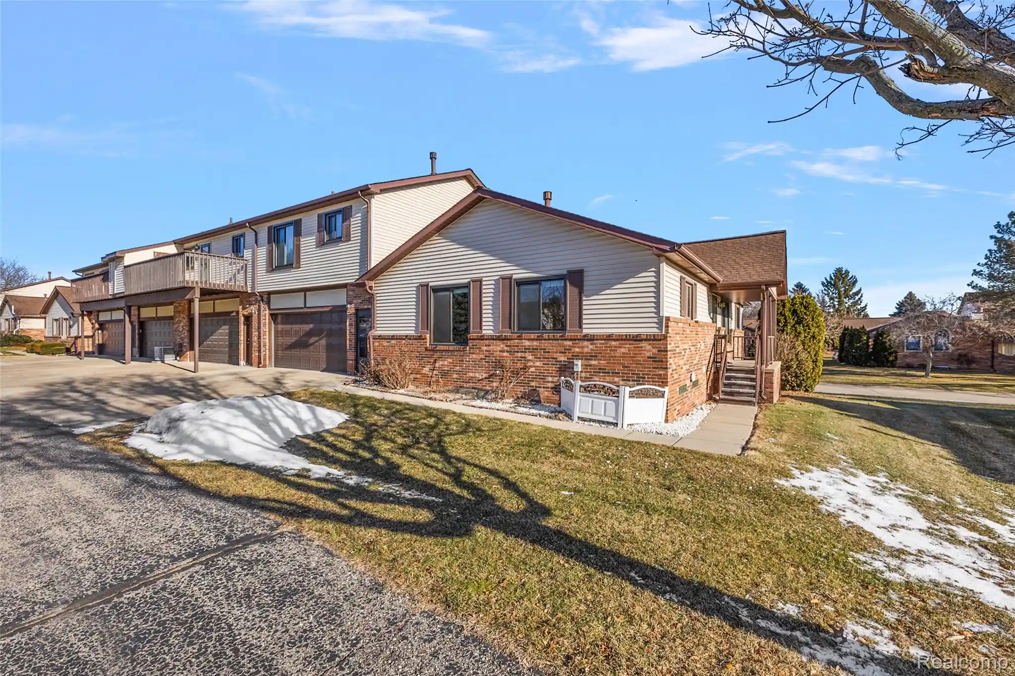 Listing Photo 37 - Condo for sale in 2322 London Brg Dr located at 2322 London Brg Dr, Rochester Hills, MI 48307 - Unit #60